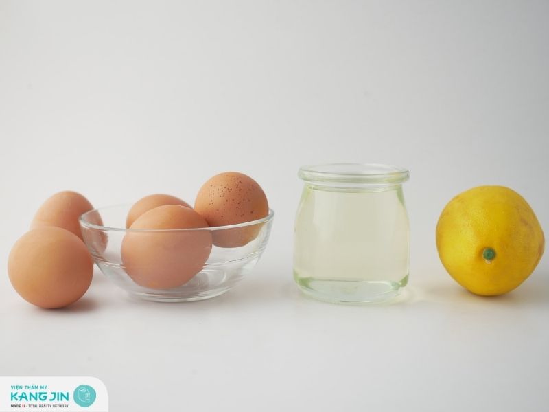 Làm trắng da bằng mặt nạ trứng gà và chanh